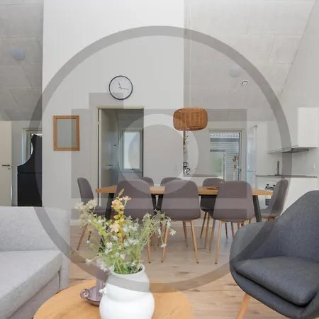 Holiday home 4 Bedroom Lovely In Glesborg