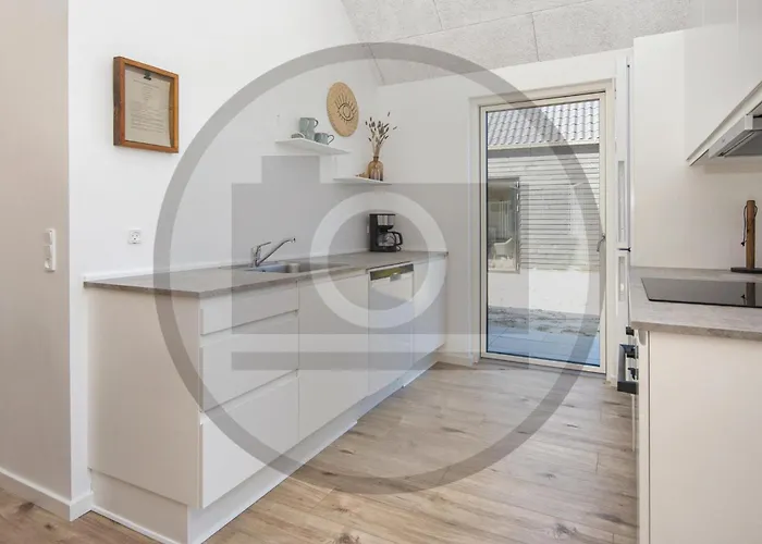 4 Bedroom Lovely In Casa de Férias *