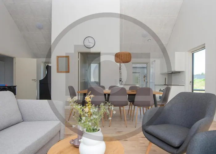 Holiday home 4 Bedroom Lovely In Glesborg